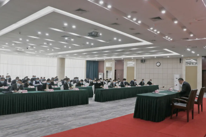 鞍勤集團(tuán)、溫泉集團(tuán)舉辦貫徹落實(shí)市第十三次黨代會(huì)精神宣講報(bào)告會(huì)