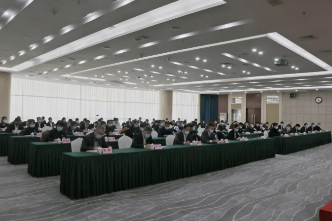 鞍勤集團、溫泉集團舉辦貫徹落實市第十三次黨代會精神宣講報告會(圖3)